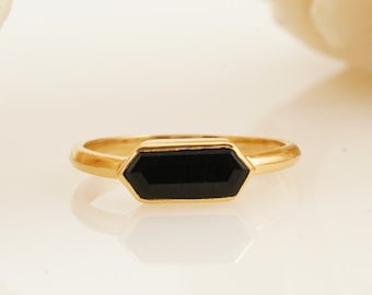 Hexagon Cut Natural Black Onyx Solitaire Engagement Ring Art Deco Onyx Ring Unique Gemstone Propose Promise Wedding Anniversary Ring For Her