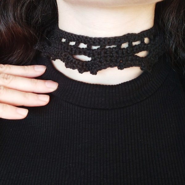 Collier Noir fait au crochet style victorien