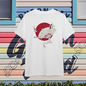Geisha Fan Shirt, Koi Fish Shirt, Fish Lover Shirt, Japan Tshirt, Fish Shirt, Gift for Japan Lover, Koi T-Shirt, Koi Carp, Koifish Tee