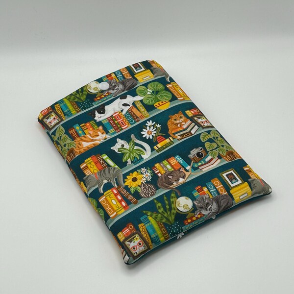 Handmade Green Cats Bookshelf Padded Kindle Sleeve | Kindle eReader Protector/Cover
