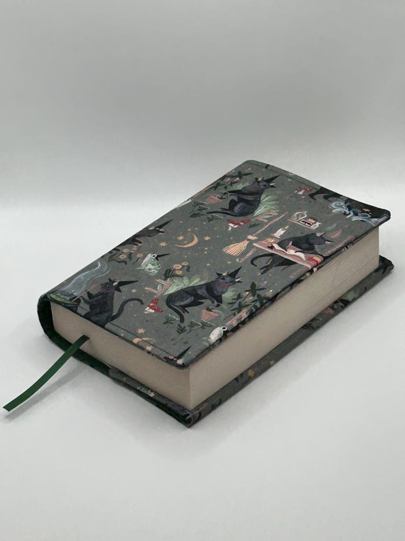Handmade Adjustable Paperback Book Cover Fabric Dust Jacket Black Cats