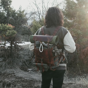 Leather & Waxed Canvas Backpack – Handmade Bushcraft Rucksack for Hiking, Camping, Outdoor Travel, Hunting, Fishing