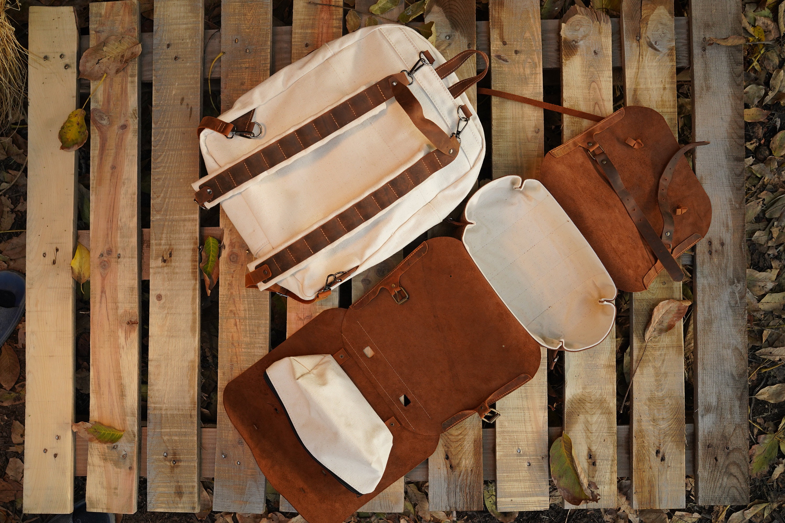 Handmade Cowhide Leather Canvas Backpack – Bushcraft Hiking  display picture 2