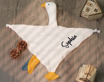 Personalized Cotton Muslin Security Blanket with Adorable Goose Design - Ideal Baby Gift for Baptism or New Arrival