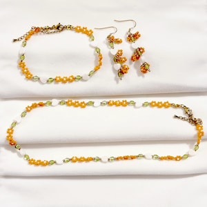 Yellow Daisy Jewelry Set: Beaded Necklace, Bracelet & Earrings