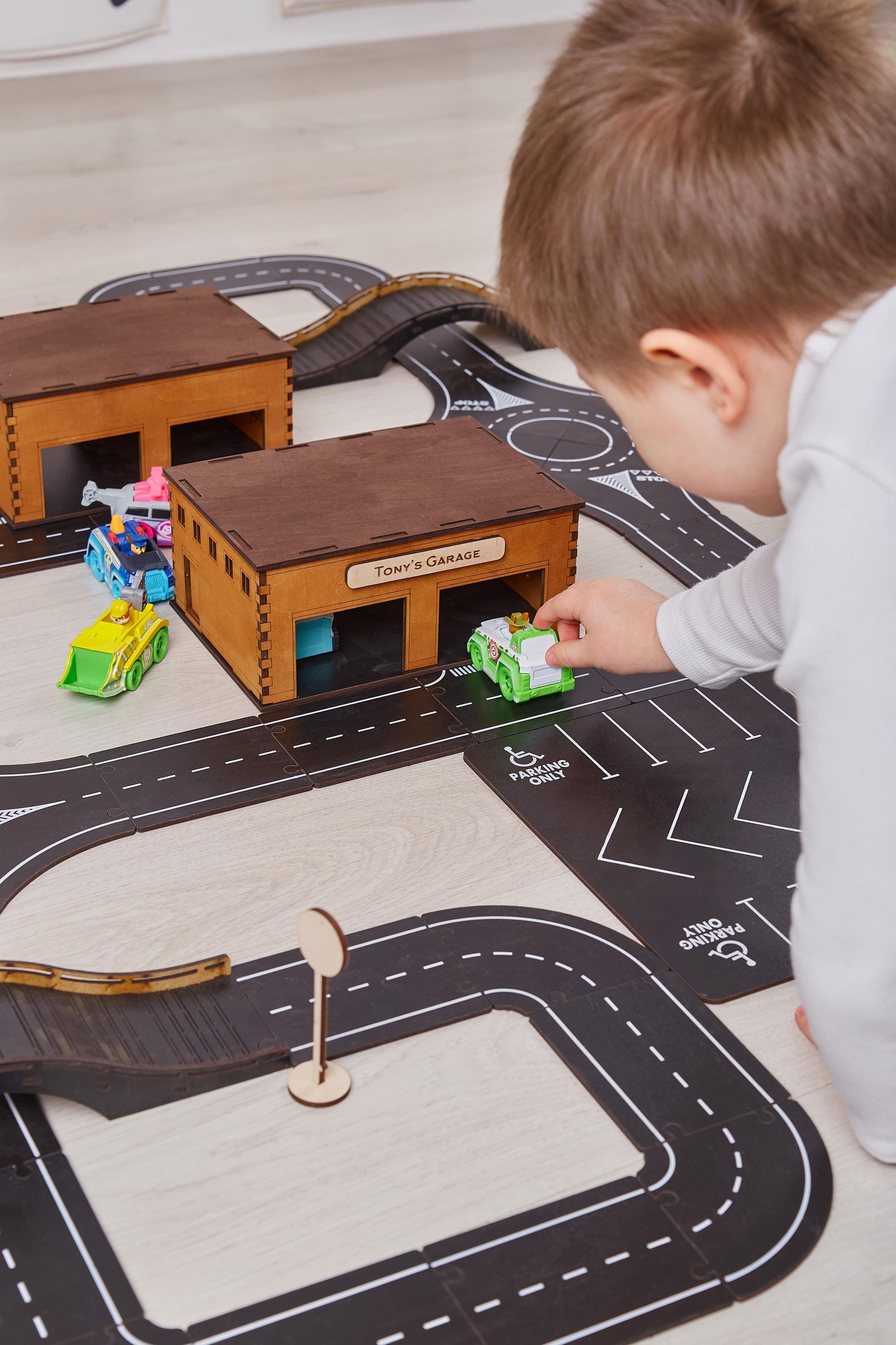 Numberblocks Counting Car Garage Toy — Race Track, Car Wash, Elevator & 10 Parking Spaces | Preschool Math Learning Vehicle Playset