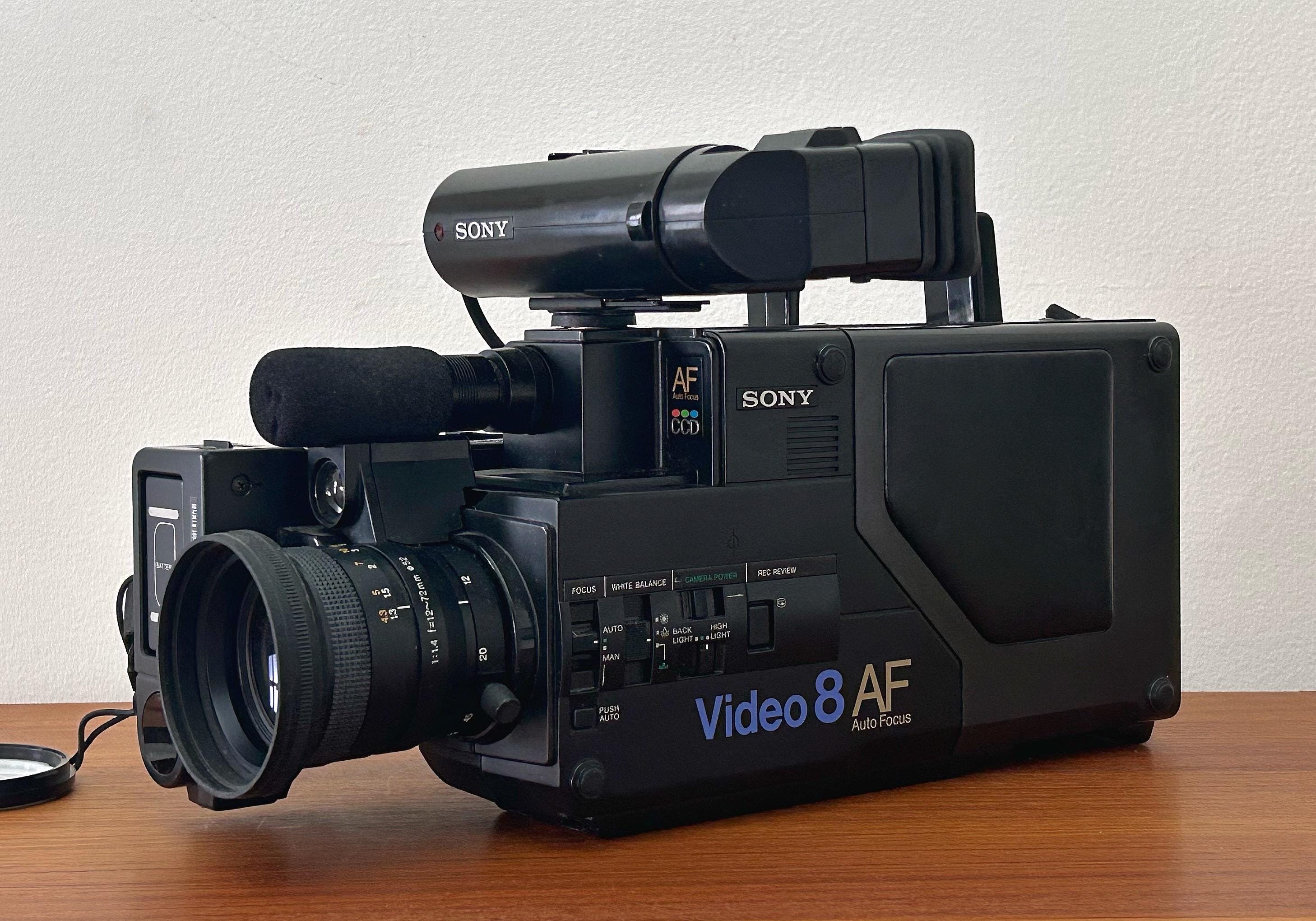 Sony CCD-V8 AF II Camcorder - Hi8 - Vintage Camera 1980s - Analog