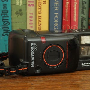 Chinon Handyzoom 5001 - 35 mm Filmkamera - Vintage Point and Shoot