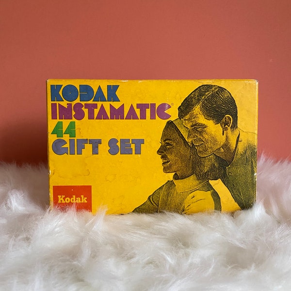 Kodak Instamatic 44 Gift Set - Vintage Camera