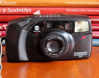Minolta Freedom Zoom 90 EX - 35mm Film Camera - Vintage Poinf and Shoot