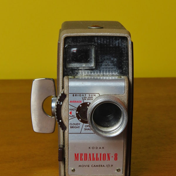 Kodak Medallion 8 Movie Camera - 8mm camera - Vintage Film Camera