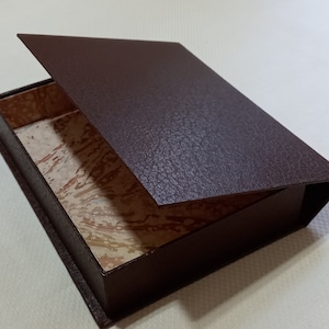 Boite livre en cartonnage