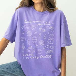 Grappig doodle sportschool clubshirt voor moeder, fitness Moederdagcadeau, cadeaus moeder zwaar tillen spier, pomphoes bodybuilding training mama shirt