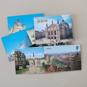 Lviv – 1987 – Jeu de 18 cartes postales anciennes – en anglais et en russe
