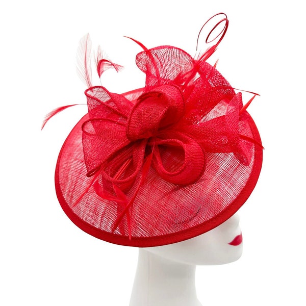 Fascinator rouge rond avec bandeau et clip Sinamay fait avec des plumes et des détails de fleurs Hatinator