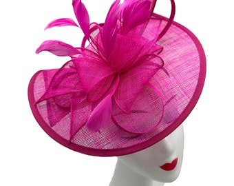 Grand chapeau de mariage fuchsia fascinator avec boucles en sinamay de plumes avec serre-tête amovible et clip