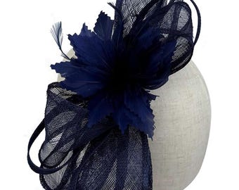 Fascinator Cerchietto Blu Navy Con Anelli In Rete E Piume – Accessorio Moda Donna Per Matrimoni E Cerimonie - 4