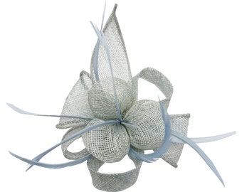 Baby Blau Fascinator Kleine Größe Mini Poppy Blume und Blütenblätter Stil Hut mit Brosche Pin und Clip für Hochzeiten Royal Ascot Rassen Derby