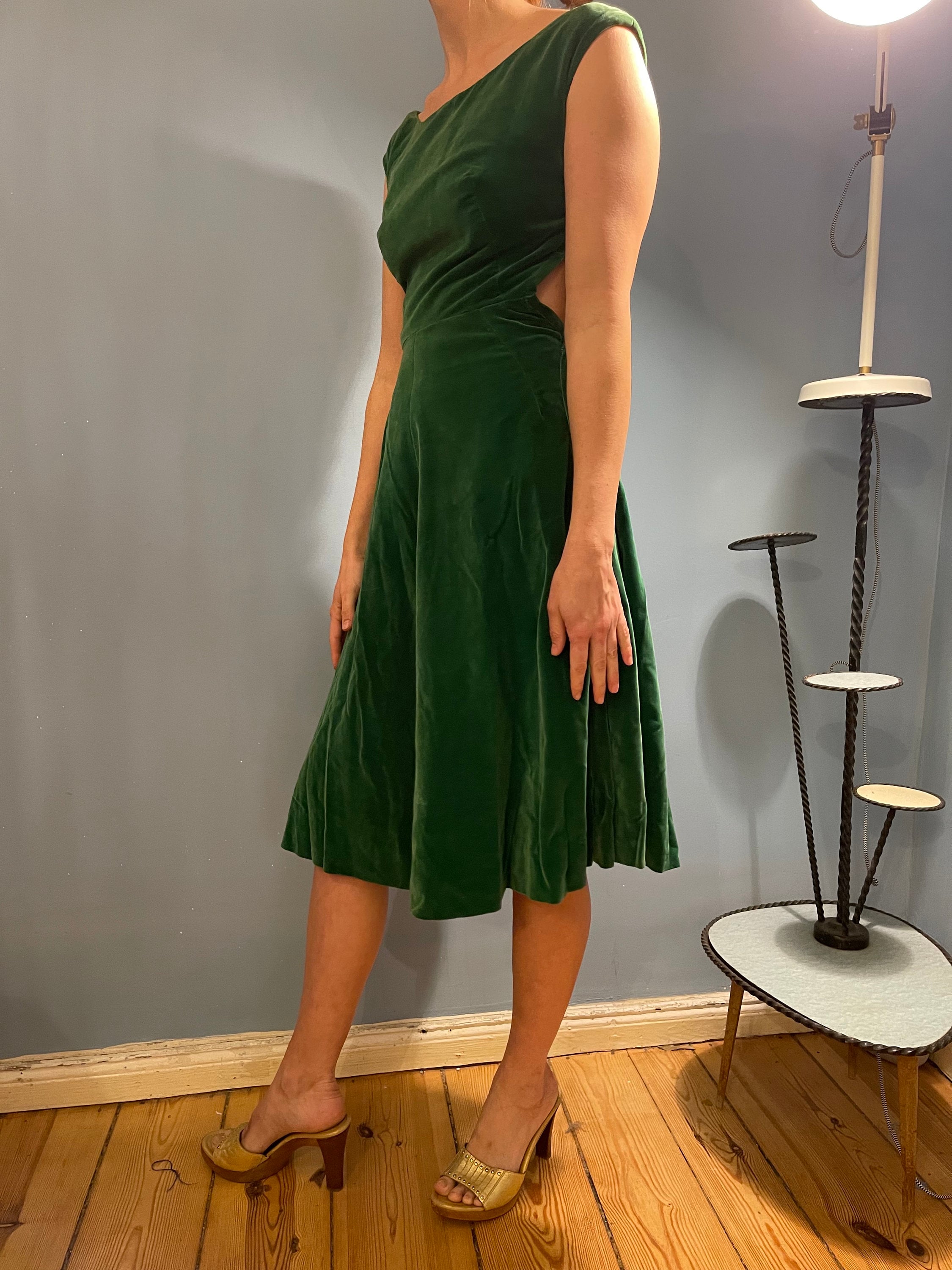 Green Velvet Dress 1970's True Vintage Wiggle Size M-L - Etsy Canada Green Velvet Dress 1970's True Vintage Wiggle Size M-L - Etsy Canada