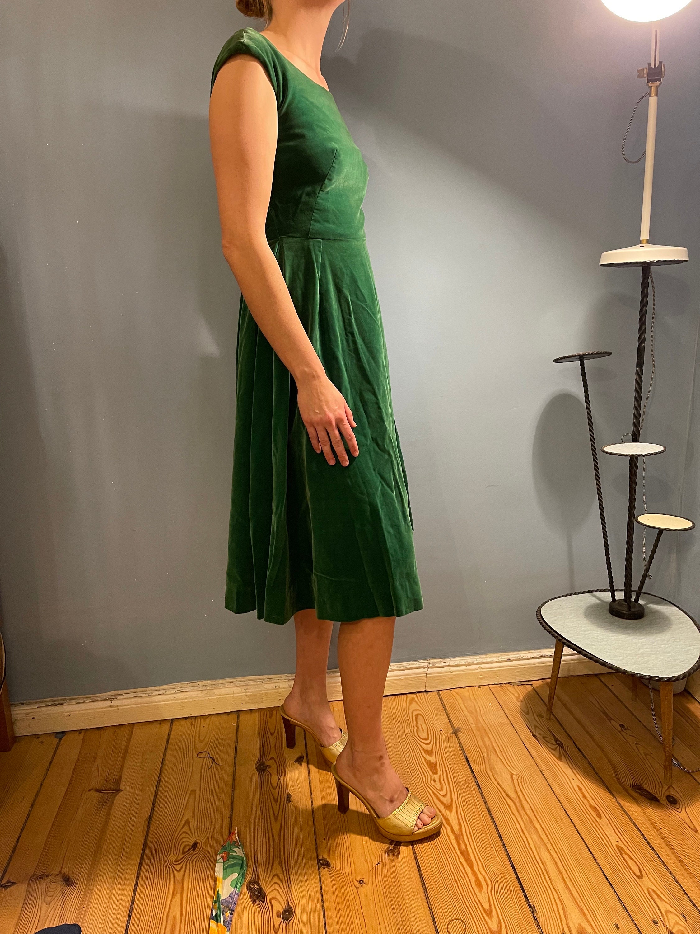Green Velvet Dress 1970's True Vintage Wiggle Size M-L - Etsy Canada Green Velvet Dress 1970's True Vintage Wiggle Size M-L - Etsy Canada