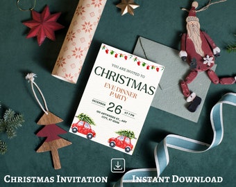 Könnte beinhalten: Eine druckbare Einladung zu einem Weihnachts-Abendessen mit einem roten Auto, das mit einem Weihnachtsbaum, einer Mistelzweiggirlande und Ornamenten geschmückt ist, und dem Text "Sie sind eingeladen zum Weihnachts-Abendessen, 26. Dezember um 19 Uhr, 123 Anywhere St., Any City, 57 12345".