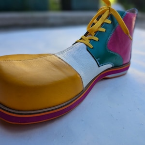 clown shoes Chucklin Kickers
