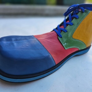 clown shoes Chucklin Kickers
