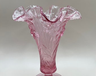 Vintage Fenton rose pink daffodil pattern ruffled edge footed vase