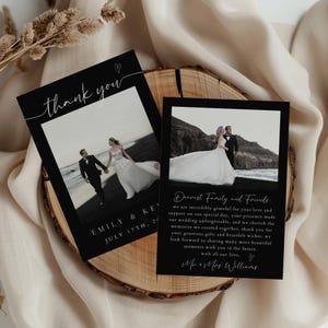 Modelo de cartão de agradecimento com foto, cartão de agradecimento minimalista para casamento, cartões de agradecimento pretos editáveis, cartão de agradecimento moderno para casamento, TC-38