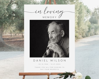 Könnte beinhalten: Schwarzweißfoto eines Mannes mit Schnurrbart und Bart, in liebevoller Erinnerung an Daniel Wilson, 05.16.1946 - 10.27.20XX. Vielen Dank an alle, die gekommen sind, um ihr Beileid auszudrücken.