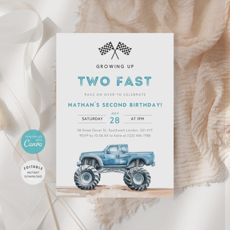Może przedstawiać: Niebieskie i białe zaproszenie na urodziny z ilustracją monster trucka. Zaproszenie zawiera napis "Growing Up Two Fast" i "Nathan's Second Birthday!" wraz z datą i godziną imprezy.