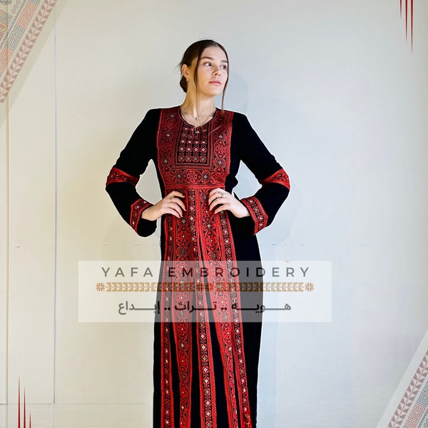 Robe longue palestinienne Thobe brodée Tatreez Rouge 5 veines