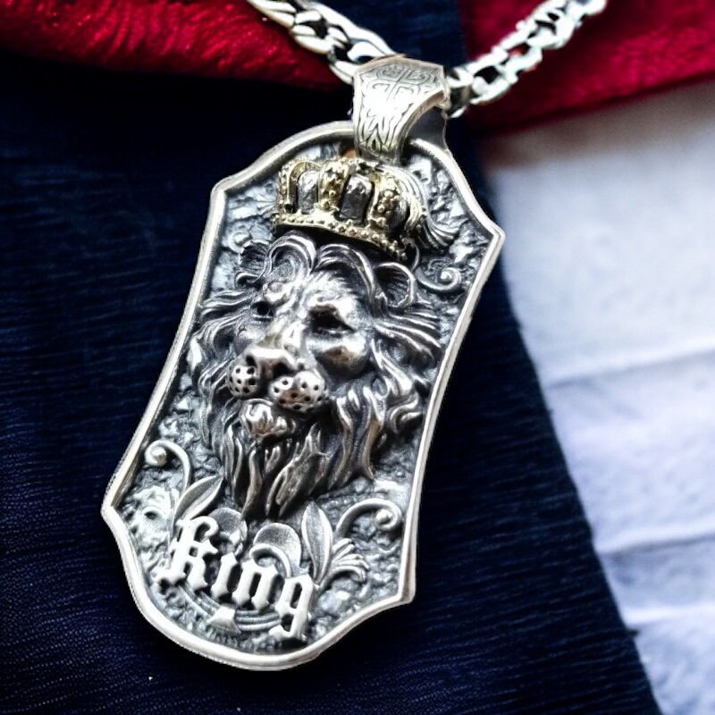 BRASS LION PENDANT main image 0