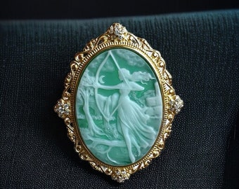 925 Sterling Silver Cameo Brooch with Natural Green Agate - Elegant Statement Piece, Trendy Fashion Accessory, Gift For Her, Vintage Brooch