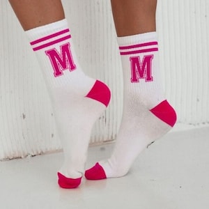 Variantes de calcetines de mujer letra M, calcetines divertidos, calcetines acogedores, calcetines de mujer, calcetines locos, calcetines coloridos, idea de regalo, regalo perfecto, calcetines no coincidentes