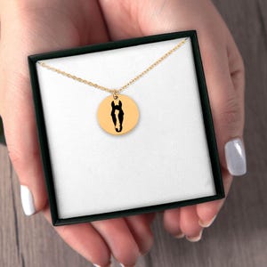 Collar de caballo personalizado – Colgante de caballo grabado con foto – Joyería ecuestre personalizada – Regalo conmemorativo de caballo – Collar de chica con caballo imagen 4