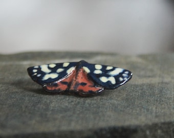 Butterfly pin brooch I Woodland ceramic art jewelry I animal jewelry I animal brooch I wildlife jewellery I wildlife jewelry I moth keramik