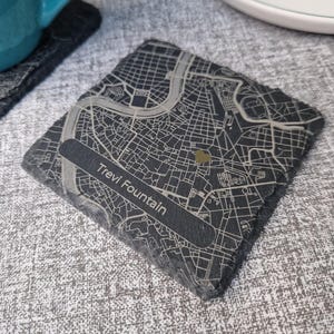 Gepersonaliseerde gedenkwaardige locatiekaart leistenen onderzetters - verlovingscadeau, huwelijkscadeau, jubileumcadeau, cadeau nieuwe woning, valentijnscadeau