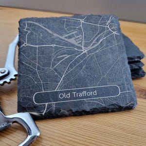 Posavasos de pizarra con el mapa del estadio de fútbol Old Trafford, regalo con el mapa del Manchester United, regalo de aniversario, cumpleaños, regalo para un nuevo hogar para los amantes del fútbol