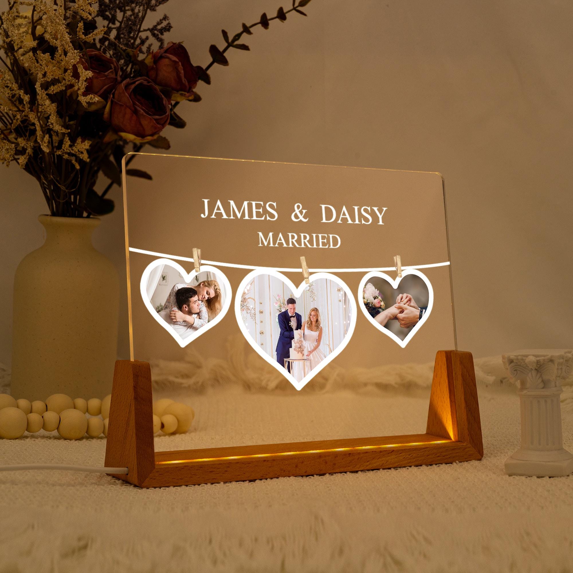 Personalisierte LED Fotolampe – Mit Eigenem Foto & Text, Acryl Auf Holzfuß, 15,4 X 11 Cm
