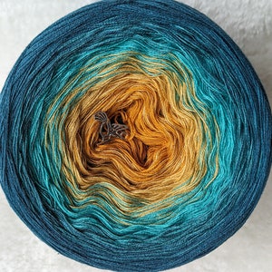 Kingfisher gradient ombre yarn cake created by Ancy-Fancy