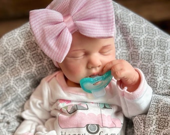 Full Body Silicone reborn baby doll, girl, 7 lbs 19" open mouth, Painted veins/mottling, Can take baths, rooted eyelashes