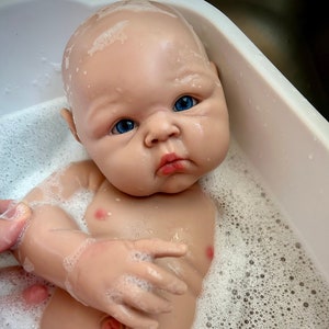 FULL-BODY SILICONE Reborn baby doll girl- 7 1/2 lbs. 19"- Can take baths- Squishy, floppy reborn for collectors or children's toy