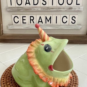 Soporte para esponja de cerámica con forma de rana payaso, hecho a mano.