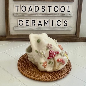 Mushroom Frog. Can be used as scrubby holder, planter, key holder, pens etc.. Homemade ceramics! Cottage Core Cute!