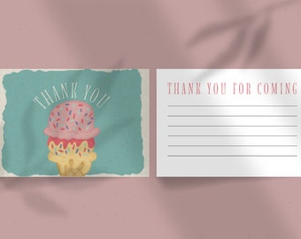 Può includere: Biglietto di ringraziamento con un'illustrazione in stile vintage di un cono gelato con codette. La carta dice "Grazie" sul davanti e "Grazie per essere venuto" sul retro.