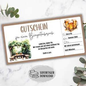Può includere: Un buono regalo color beige con il testo tedesco "GUTSCHEIN" e "für einen Biergartenbesuch". Presenta illustrazioni ad acquerello di boccali di birra, una scena di birreria all'aperto e campi di testo. L'angolo in basso a destra ha un'icona della stampante con le parole "SOFORTIGER DOWNLOAD".