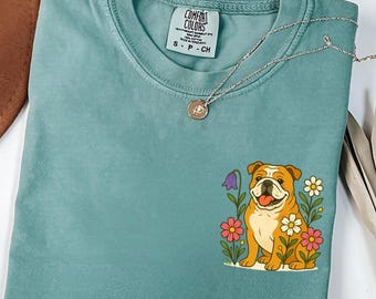 Bulldogge Shirt mit Blumenmuster | Niedliches Bulldoggen Mom T-Shirt | Englische Bulldogge Besitzer Geschenk | Bulldogge Mom Dad Shirt | Bulldogge Lover Shirt