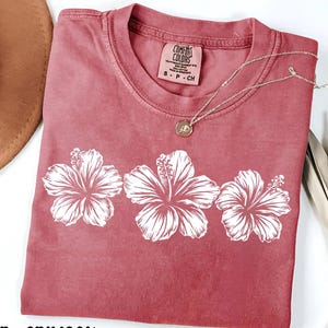 Comfort Colors Hibiscus Flower T-Shirt: Tropical Beach Tee