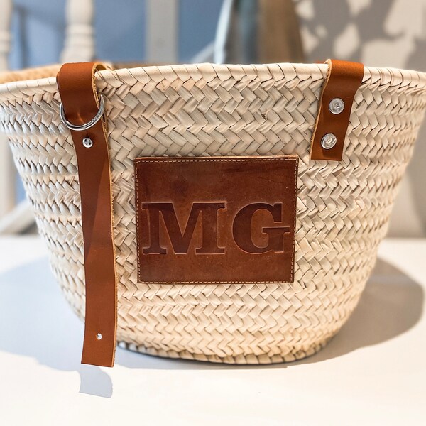 Anses en cuir de sac panier monogrammé | Sac panier du marché |Cadeau personnalisé pour demoiselle d'honneur | Grand sac de plage | Cadeau pour maman